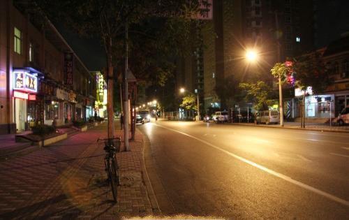带你吃瓜奇怪的路灯,探寻带你吃瓜的神秘路灯之谜